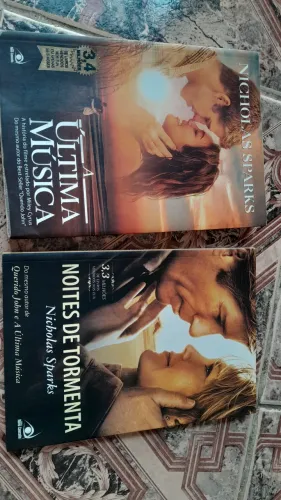 Livros "A Última Música" e "Noites de Tormenta", de Nicholas Sparks