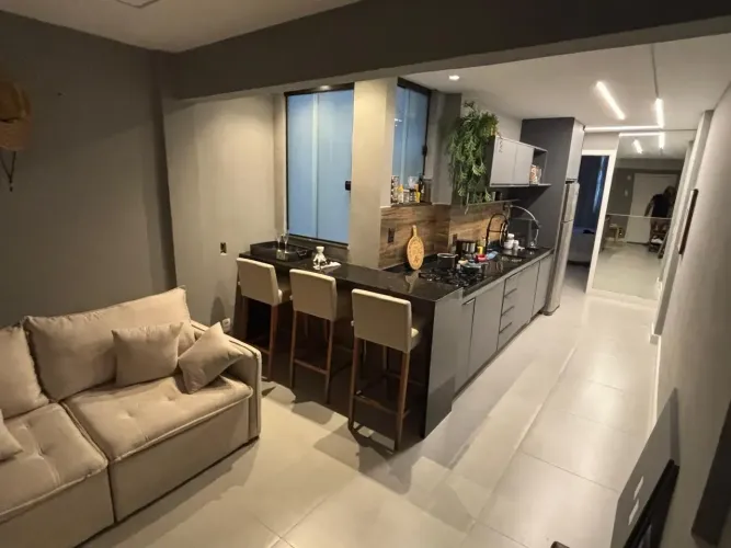 Excelente Quarto e sala com 45m² reformado e mobiliado - Copacabana -VENDA