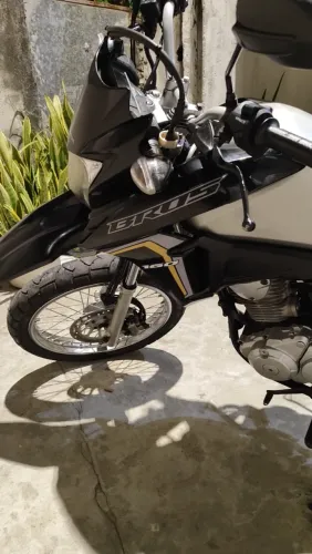 Moto toda muito boa nova