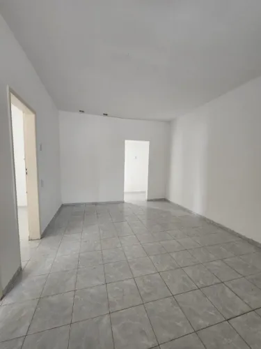 Aluga-se casa no centro, campina grande, PB, com 3 quartos