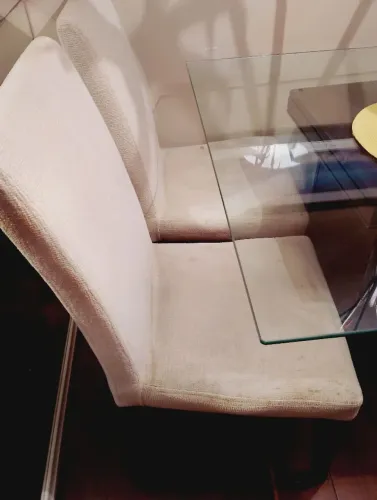Vendo 4 cadeiras estofadas em Suede por 200 reais