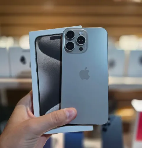 IPhone 15 Pro Max, 256GB, cor natural, bateria 85%, todo original, c/ caixa e nota fiscal.