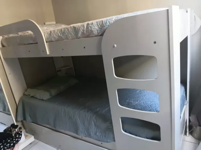 Vendo Cama Triliche Branca