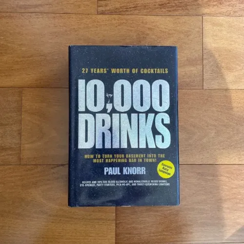 10.000 drinks: o grande livro dos coquetéis (edição em inglês)