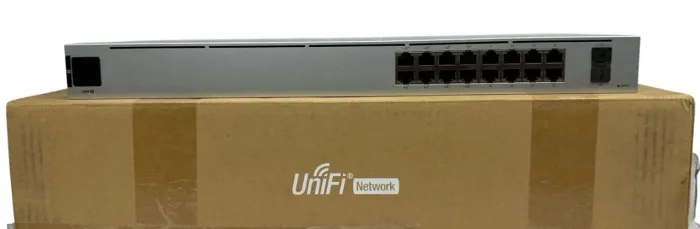 Switch Ubiquiti 16 Portas 8 PoE UniFi, em excelente estado de conservação e funcionamento 