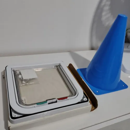 Portinha pra cachorro ou gato porte pequeno mais cone