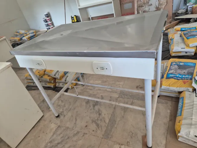 Vende-se mesa inox