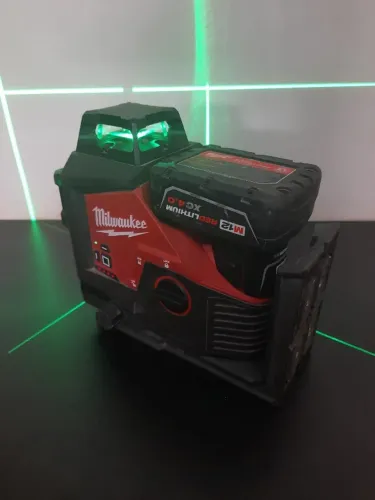 Nível Laser Milwaukee M12 360° 3 Planos Verde 3632 + Bateria 4.0Ah