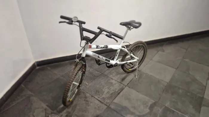 Bicicleta BMX aro 20