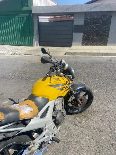 Twister amarela 250