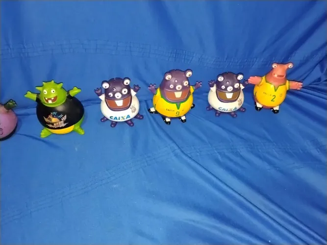 Vendo coleção de brinquedos da turminha da caixa