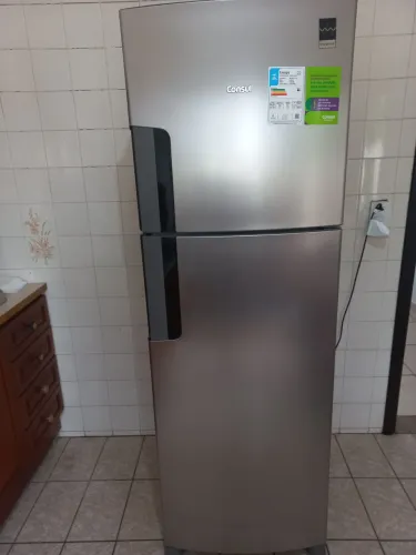Vendo geladeira consul 377L, inox com apenas 8 meses de uso, motivo falecimento