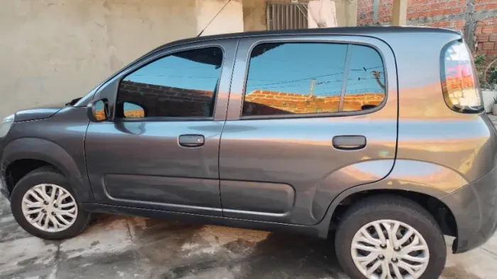 Fiat Uno Attractive 1.0 EVO Fire Flex 8V 5P 2021