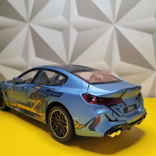 Miniatura BMW M8 Gran Coupé 1/24 Diecast Azul Custom Metal Colecao Expositiva