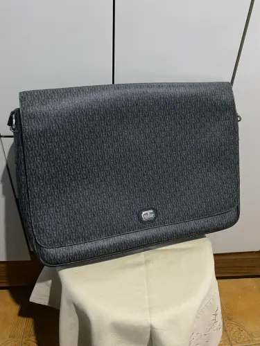 Bolsa tiracolo victor hugo