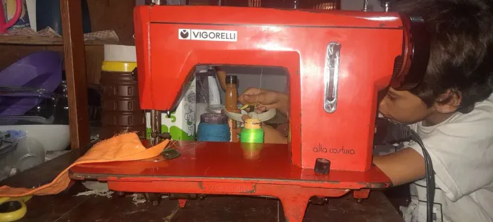 Máquina de costura vigorelli