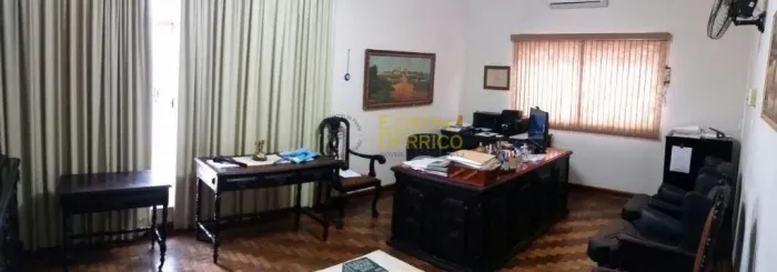 Casa com 3 quartos à Venda, Centro - Pindamonhangaba