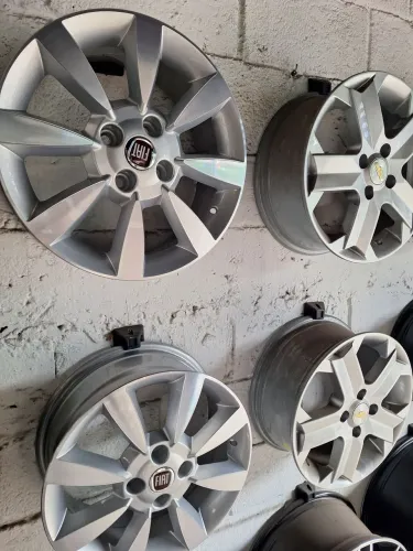 Rodas aro 15 Siena HLX novas dá BRW só 2.150 