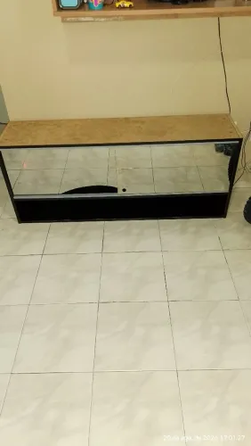 Armário de cozinha com vidro espelhado