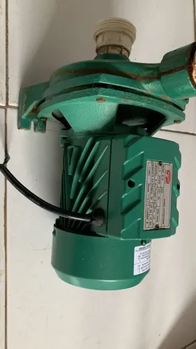 Vendo Bomba da água.