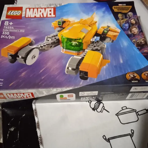 Lego Marvel 330 peças Baby Rocket's Ship
