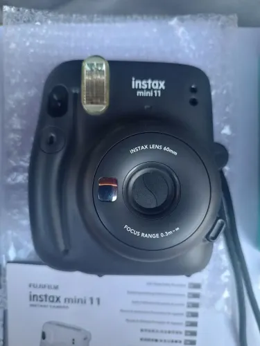 Instax mini 11 Fujifilm (acompanha case)  