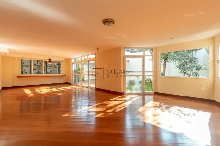 Venda e Locação · 3 dormitórios no Casa