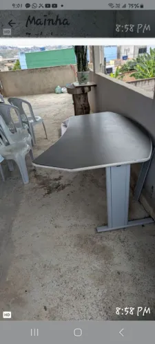 Vende-se uma mesa de computador ? preço $50,00 reais não entrego buscar no local