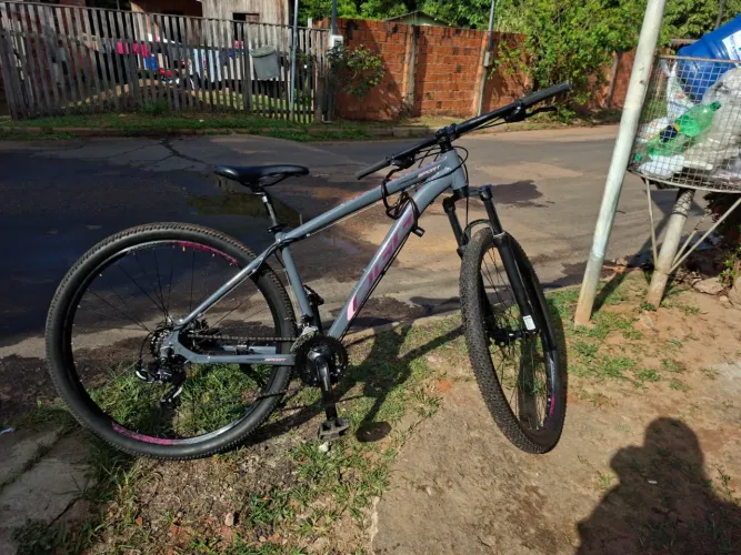 Bike OGGI hacker Com seguro e pneu anti furo