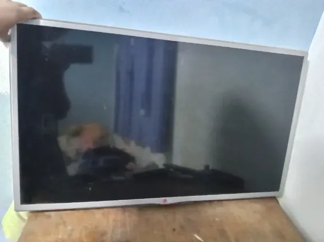 SMART TV LG 32 com defeito
