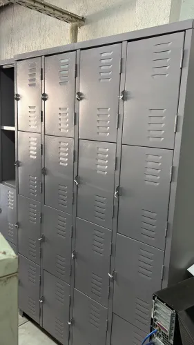 Armário de 16 portas novo