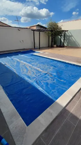 Casa com piscina no crimeia leste 