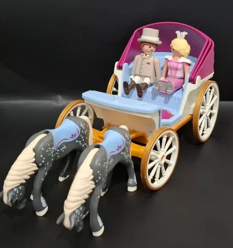 Playmobil Carruagem com Princesa e Príncipe
