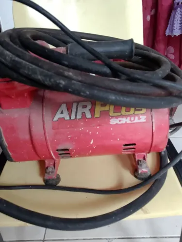 Compressor de ar . Profissional AIR PLUS CENDER LOGO 700,00