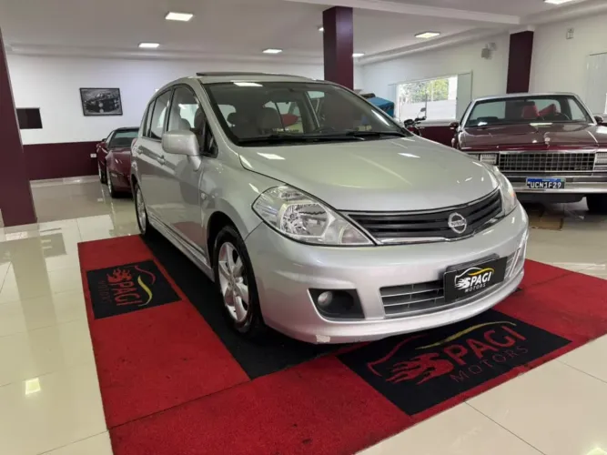 Nissan Tiida SL 1.8/1.8 Flex 16V Mec. 2012