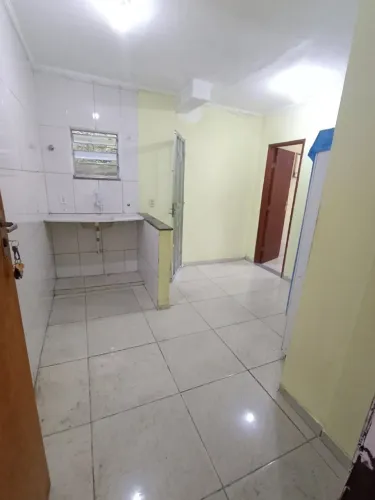 Piedade alugo apto. Térreo, 01 qto. Sala, cozinha, banheiro e área, próx. Sup. Guanabara 
