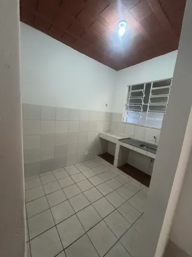 Alugo Quitinete em Realengo