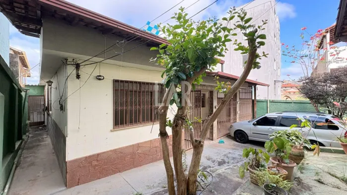 Casa à venda, 4 quartos, 3 vagas, Santa Mônica - Belo Horizonte/MG