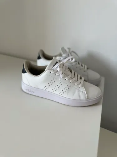 Tênis Adidas