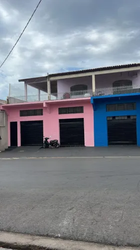 Alugo sobrado com sala comercial