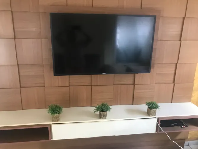 Painel quadriculado 3D 1 gaveta 2 nicho