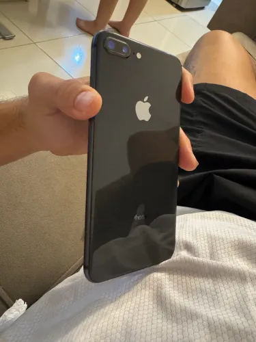 iPhone 8 Plus 