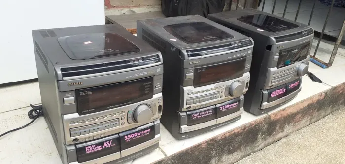 Três centrais Aiwa para retirar peças ou conserto