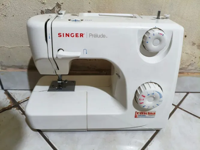 Máquina de costura Singer