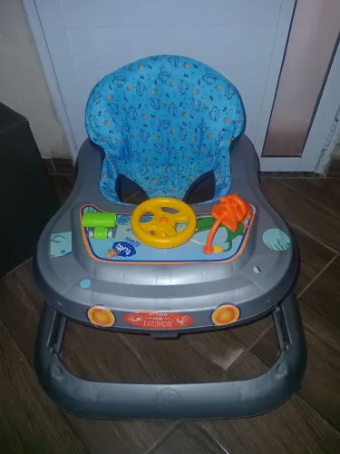 Andador infantil tutti baby ótimo estado entrego apenas em itapetininga-sp entrega gratuit