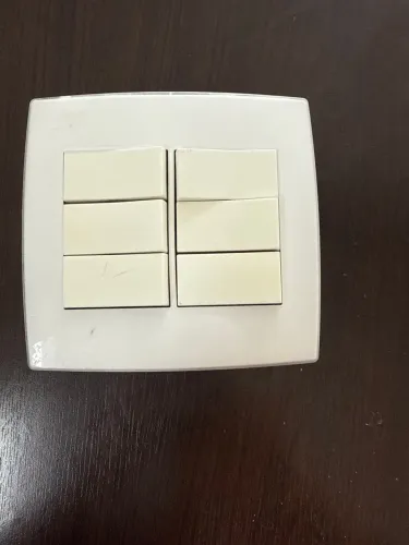 interruptor de luz de embutir com seis módulos (teclas)