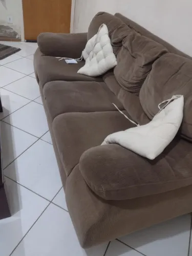 Vendo sofá usado 03 lugares