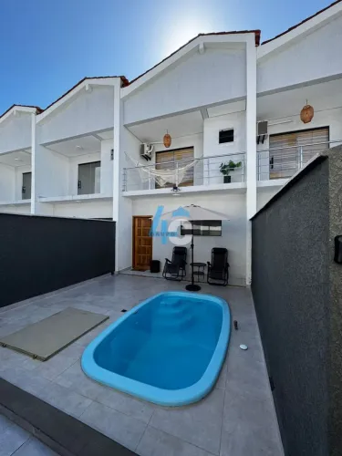 Apartamento Duplexo com Piscina