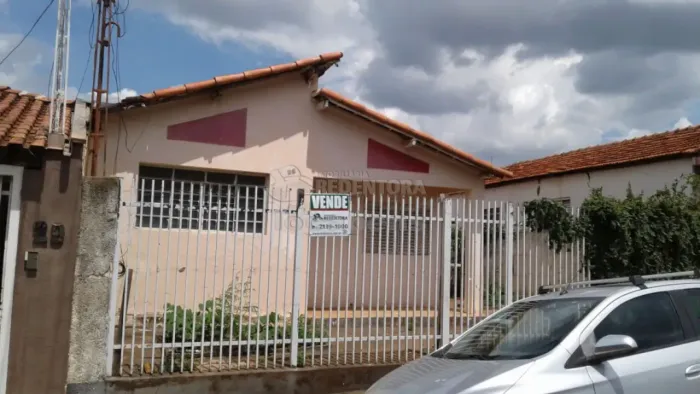 Perto do Centro, da Regente Feijó e Barão de Cotegipe - Casa em terreno de 11x22 metros, b