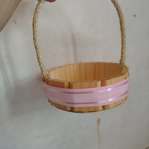 Cesta de pino redondo e oval